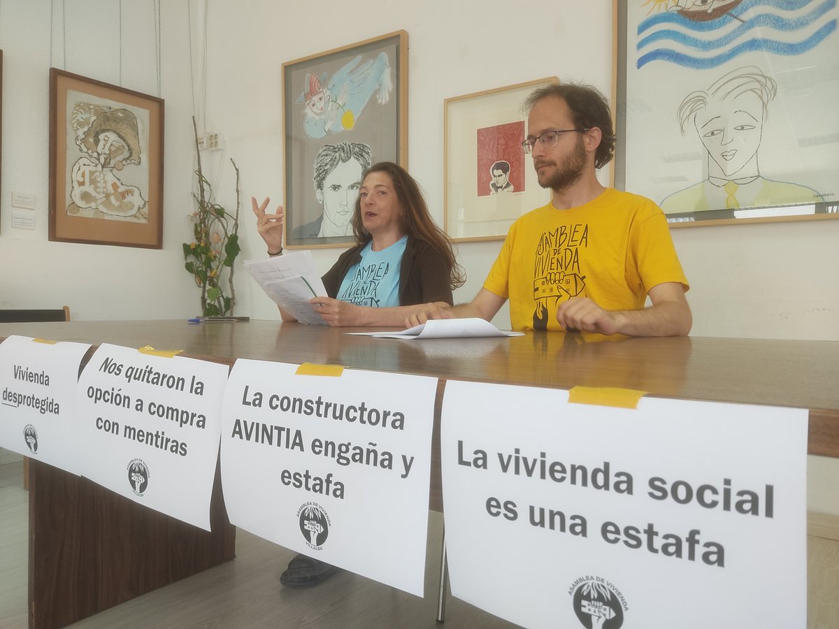 VillalbaViviend's tweet photo. ✊🏾 EL BLOQUE EN LUCHA DE PRADO DEL ESTUDIANTE (TORRELODONES) DENUNCIA A LA @ComunidadMadrid  

La CAM permitió a la constructora Avintia cambiar el régimen de protección pública de 171 viviendas. La colaboración público-privada en materia de vivienda es una *estafa*  🧵 https://t.co/hV8qMatE5O