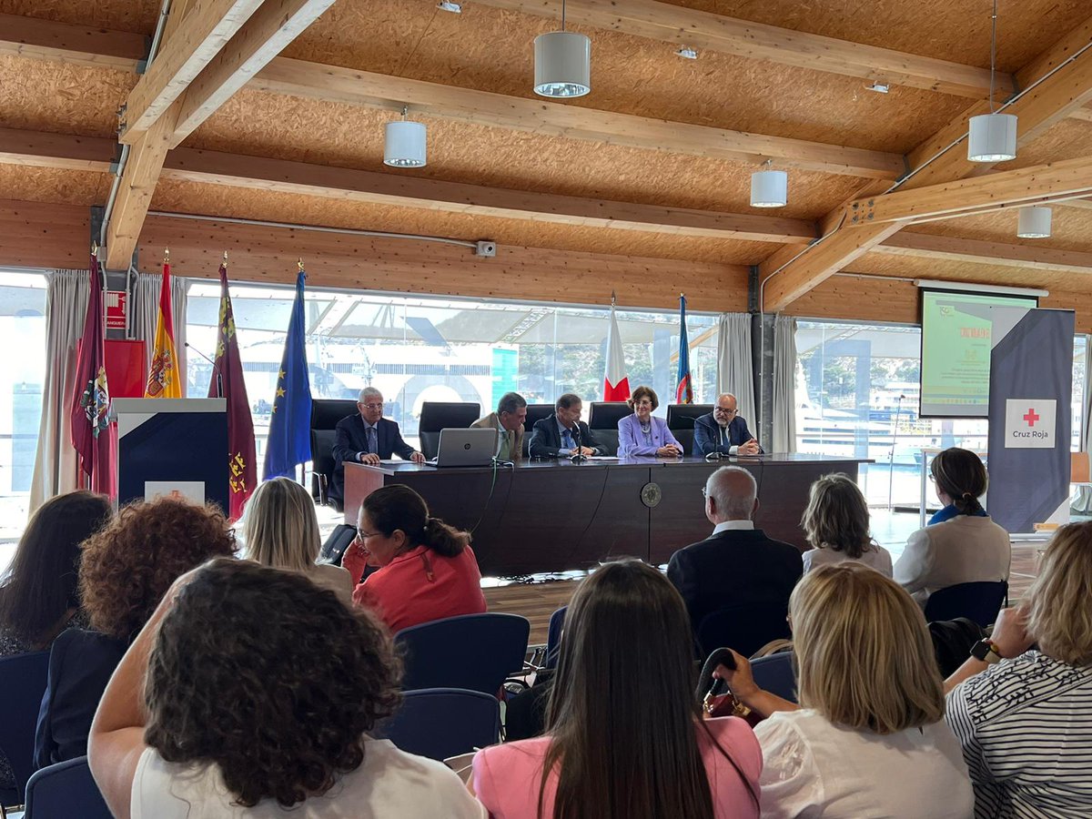 CruzRojaRMurcia's tweet photo. Comenzamos en el CIM de la @UPCTnoticias . @salvamentogob cumple  30 años y @CruzRojaEsp celebra #150añosCruzRoja en Cartagena. #CruzRojaenelMar con la Real Academia de Medicina y Cirugía y Academia de Farmacia Santa María https://t.co/91Vl9oZMnC