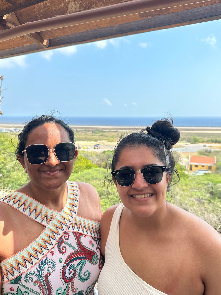 shellysharma108's tweet photo. #BestiesTrip2023 in Curaçao 🇨🇼
Nothing beats having a best friend who will always travel the world with you- even if it includes rough boat rides, go on adventures just to find Arepas, &amp; make sure that you constantly reapply sunscreen https://t.co/VbKSAcNqGR