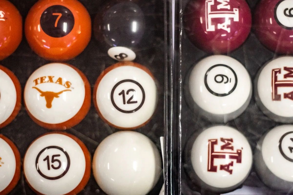 CustomTablesTX's tweet image. Rack &apos;em up and show &apos;em off. 😎 Call (979) 733-0378 to order custom billiard balls and other game room accessories. #CustomizeYourGame #Billiards #CustomPoolTables #CentralTexasPoolTables