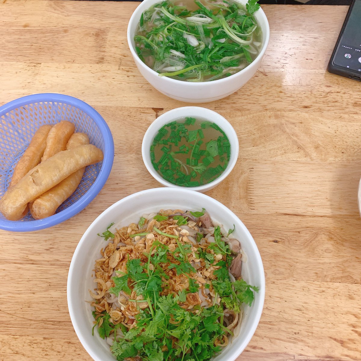 MiMi18699's tweet photo. やっとハノイに着きました！

遅くなりましたが、最初の食事にフォーを選びました。
とても美味しいです😋 https://t.co/Xj94CdWUKd