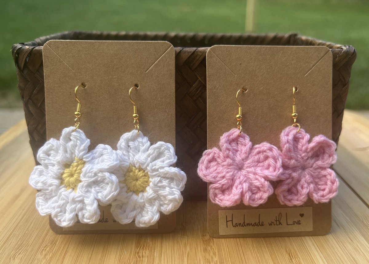 Hi twitter friends! To those who don’t know, I started a crochet earring business! Perfect earrings for summer! Order now on my google order form, link below. 🌸🌼 #threads4med #crochet #earrings 
forms.gle/W4Men2krCTR7Km…