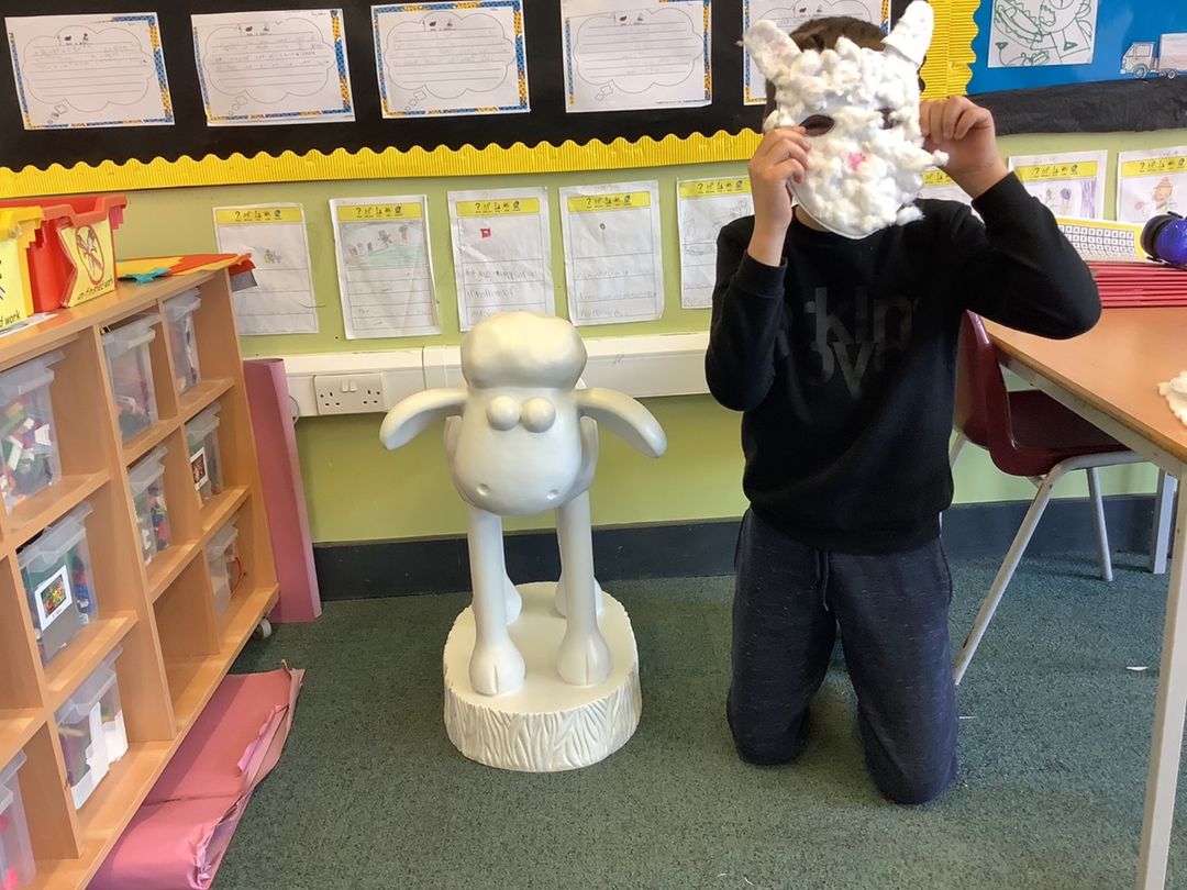 TracyVise's tweet photo. Shaun the Sheep was unveiled to the children of Herons Dale Primary School today @shaunbythesea https://t.co/VMYt8UnxGX