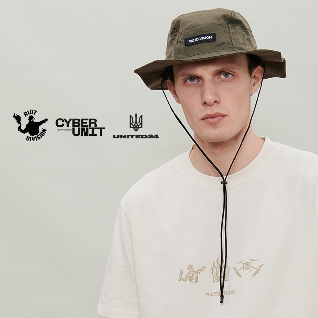 U24_gov_ua's tweet image. RIOTDIVISION and @CyberUnitTech released another collection — the Triptych — in support of #UNITED24.
This time, the proceeds from clothing sales will go to the #ArmyOfDrones.
We thank our partners for their support, and look forward to new joint projects!
riotdivision.tech/collections/tr…