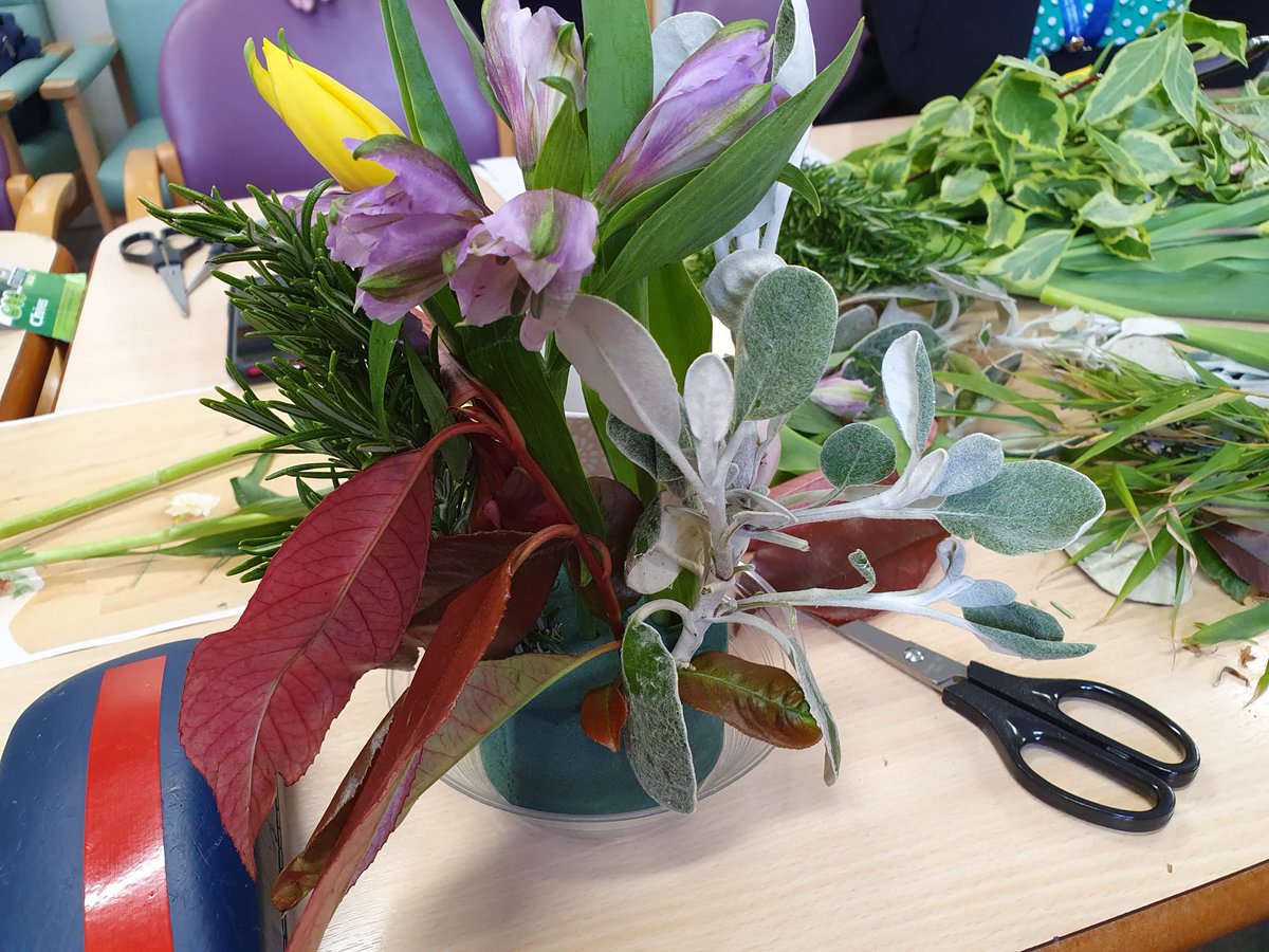SedgemoorMas's tweet photo. Our service offers Cognitive Stimulation Therapy as a post diagnostic intervention in dementia. How lovely to be sent this photo from today's session. The group were very busy putting together some beautiful floral displays 💐 #CST #dementia #occupation #cognitivestimulation https://t.co/EsmI3cKSd4