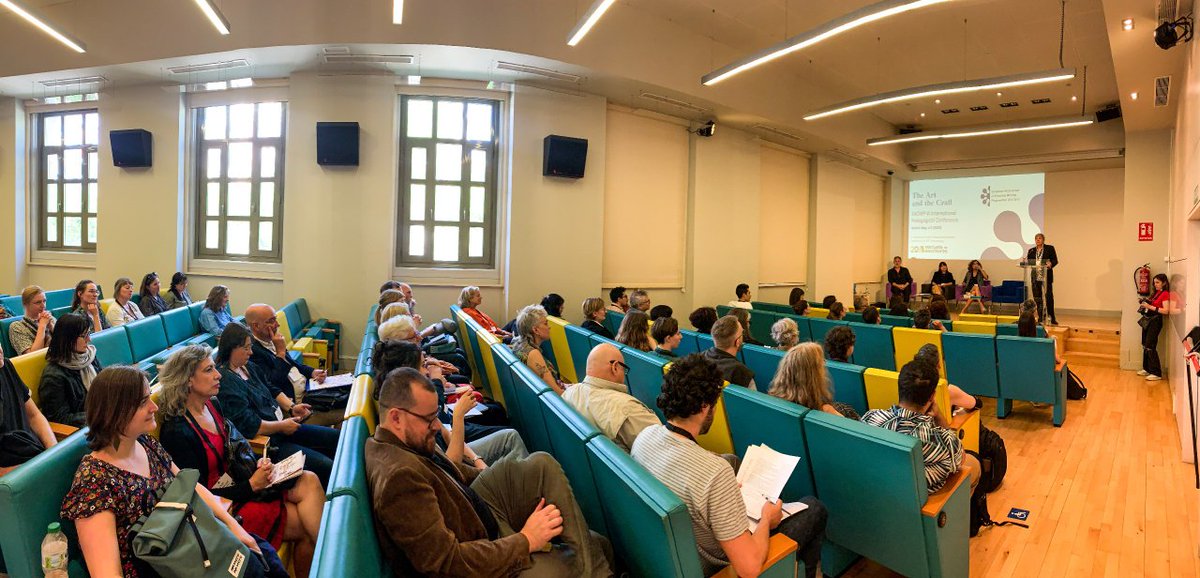 Casaarabe's tweet photo. En el marco del #20aniversario de la @deescritores , hoy se ha realizado la apertura del VI Congreso Pedagógico Internacional de la Asociación Europea de Programas de Escritura Creativa (@eacwp), que tendrá lugar en la sede de @Casaarabe en Madrid https://t.co/fSObUfRamr