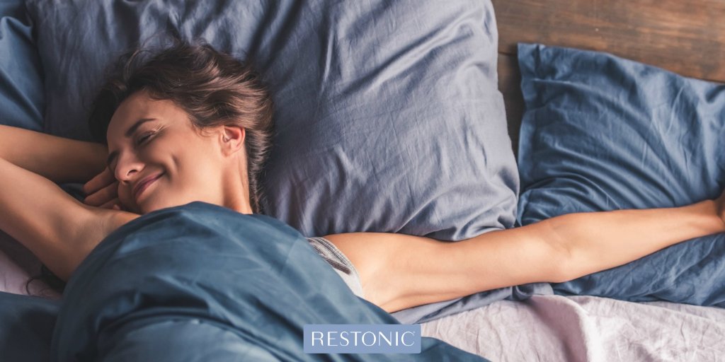 restonicbeds's tweet image. Go big or go home, right? That’s not always the case when it comes to choosing the right mattress size: ow.ly/joAy30jEQwj #sleepblog