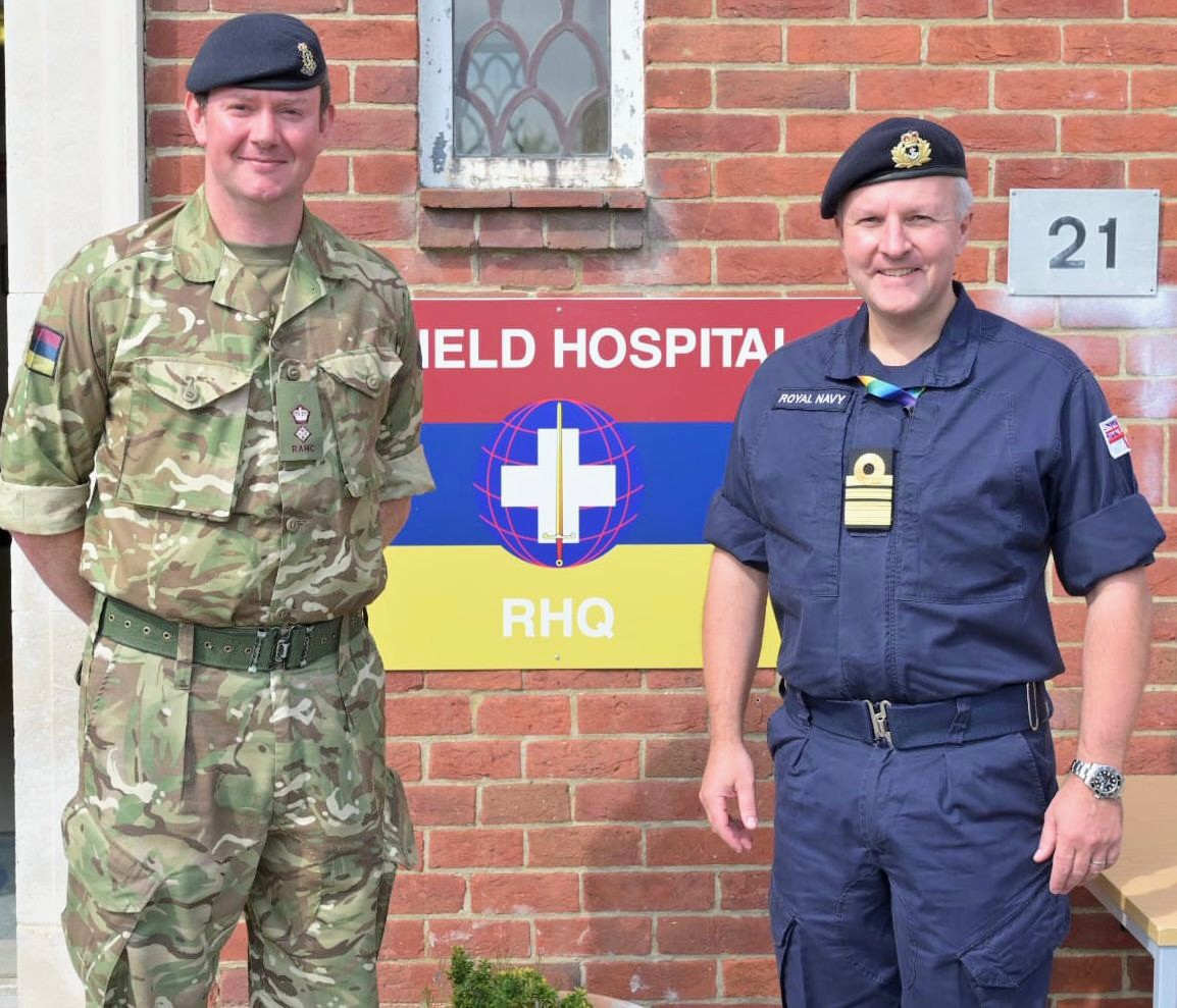 Today we hosted Vice Admiral Hally @DefencePeople (Chief of Defence People). We demonstrated our Ground Manoeuvre Surgical Group and gave him a chance to speak to our talented workforce about issues affecting them, day to day. Well done 33 (B) Squadron. CO @2MedX