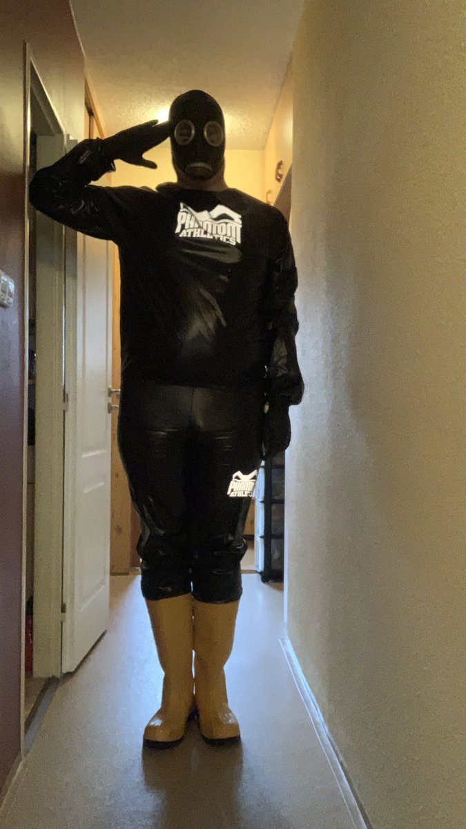gearrubberboy's tweet photo. Recruit to the #phantomarmy reporting for duty Sir @BondageGearBLN https://t.co/djNyuK6krk