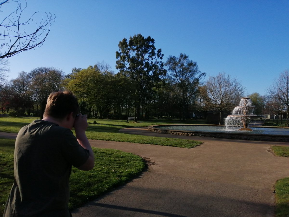 LindaLaHughes9's tweet photo. My son bought a vintage camera from a car boot sale for £5, we bought a B/W film to test it out and he's amazed with the results.
#Photography #novice #PANS #PANDAS #recovery https://t.co/5SRQPDeLFZ