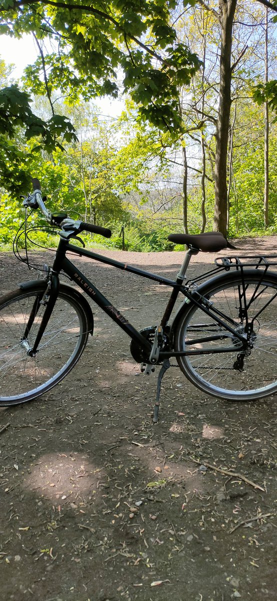 Never understood the appeal of Peloton. I live in the middle of London and, yet, there are fab trails like #Parklandwalk right on my doorstep. Beats pretend racing in your front room every day of the week