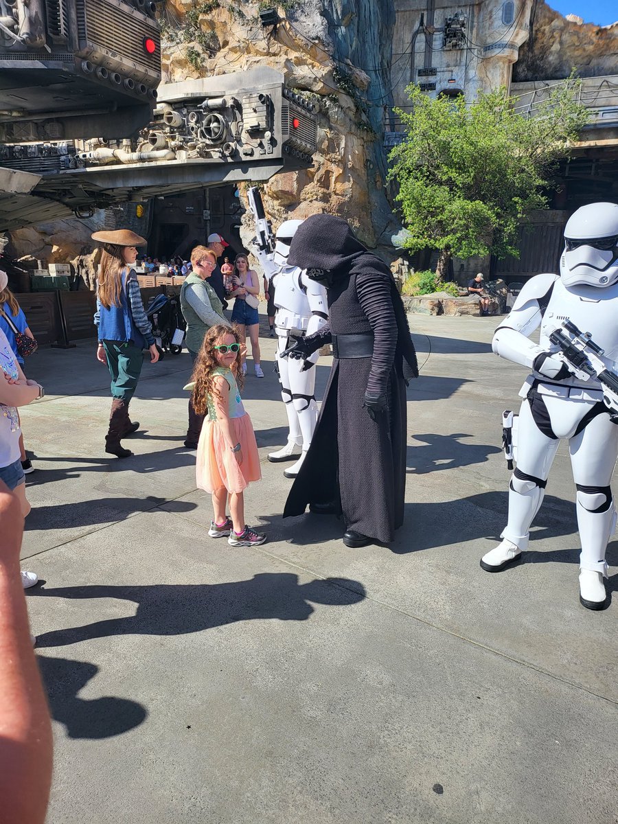 MagentaMikeC's tweet photo. What better place to spend today?! May the 4th be with you!! https://t.co/84tT3sdRGd