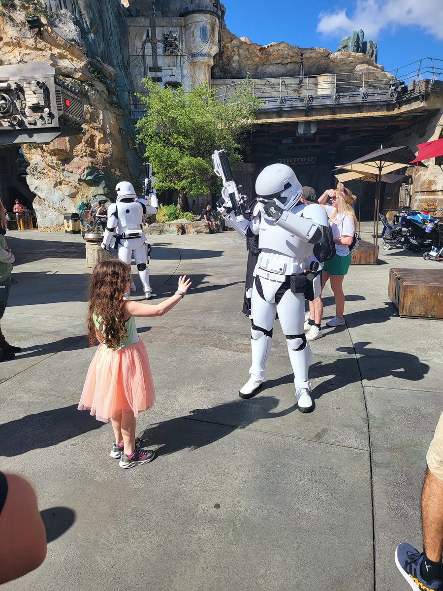 MagentaMikeC's tweet photo. What better place to spend today?! May the 4th be with you!! https://t.co/84tT3sdRGd