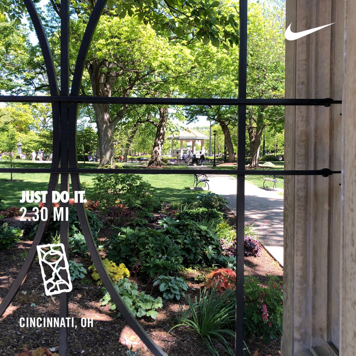 missgenessee's tweet photo. Last run before the race. This pig is ready to fly. Coach, you should do a birthday guided run because I’m gonna be reborn after this marathon! #runflyingpig #nikerunclub ⁦@bennettrun⁩ https://t.co/RQcVgiK9Pa