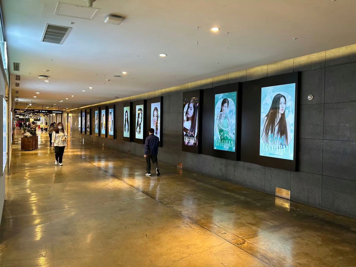 GARAM_THAILAND's tweet photo. รูปภาพ Digital Billboards เพิ่มเติมจากทาง OrchidValley
📍จัดแสดงไปเมื่อวันที่ 2 พฤษภาคม ณ ทางเดินชั้นใต้ดินของห้างสรรพสินค้า Sinchon Hyundai (U-plex) เป็นการเฉลิมฉลองการเดบิวต์ของ ‘คิมการัม’ ครบรอบ 1 ปีค่ะ
#RAMIVERSARY #KIMGARAM
#김가람 #การัม ♥️
ทุกคนช่วยรอน้องไปด้วยกันนะคะ https://t.co/WpKt86Wstv