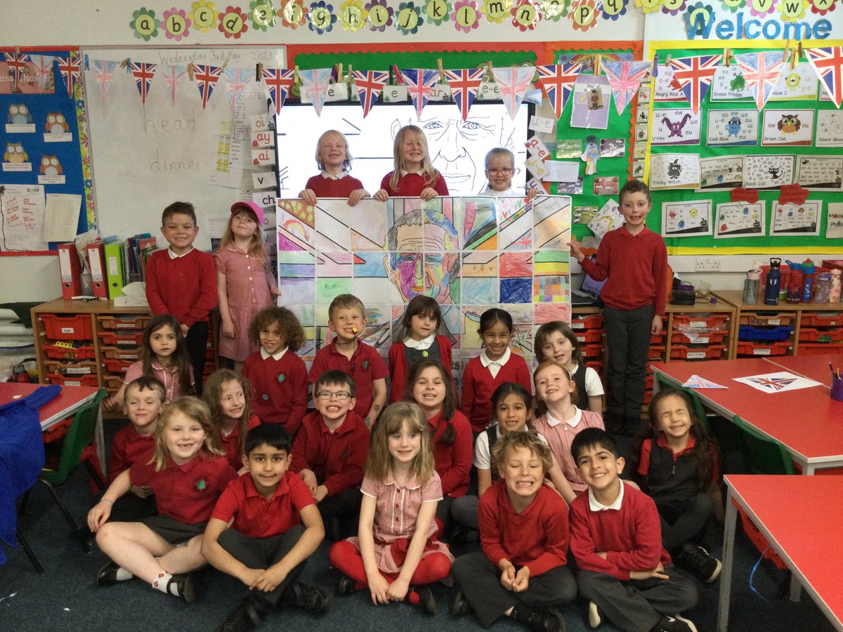 ParkViewPV's tweet photo. Children in 1K have enjoyed making a collaborative art piece to celebrate the kings coronation, we are really pleased with the result! #PVArtΒ #KingCharlesCoronation https://t.co/uYiRsek6Xj
