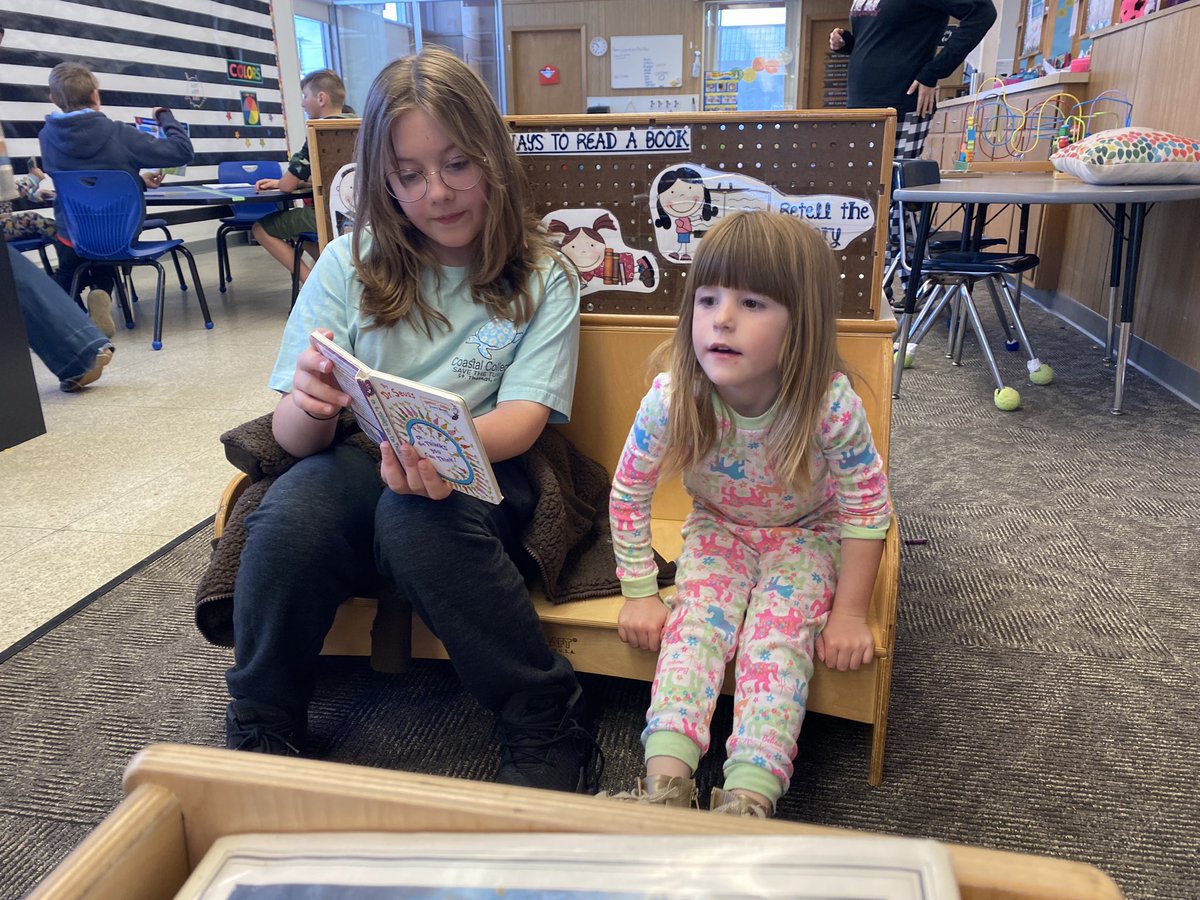 EarlyLearningWD's tweet image. We loved having some fifth grade friends come read to us this morning! Thank you, Mrs. Nauman for bringing them down! #WDPride