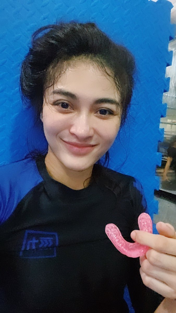 Fina Phillipe 洪飞娜 tweet media