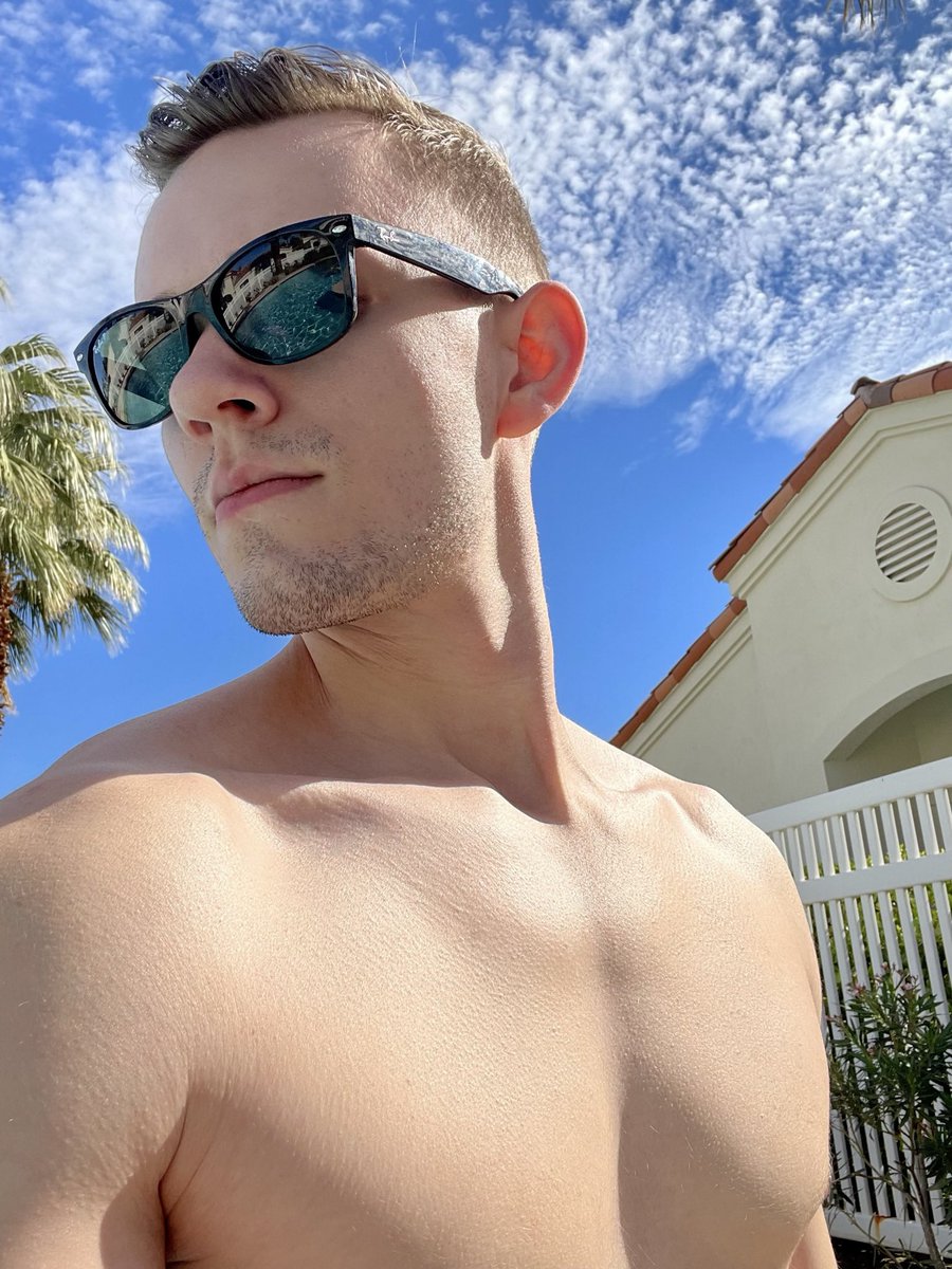 Tyler Dantuma on Twitter: "This is the skin of a killer, Bella"