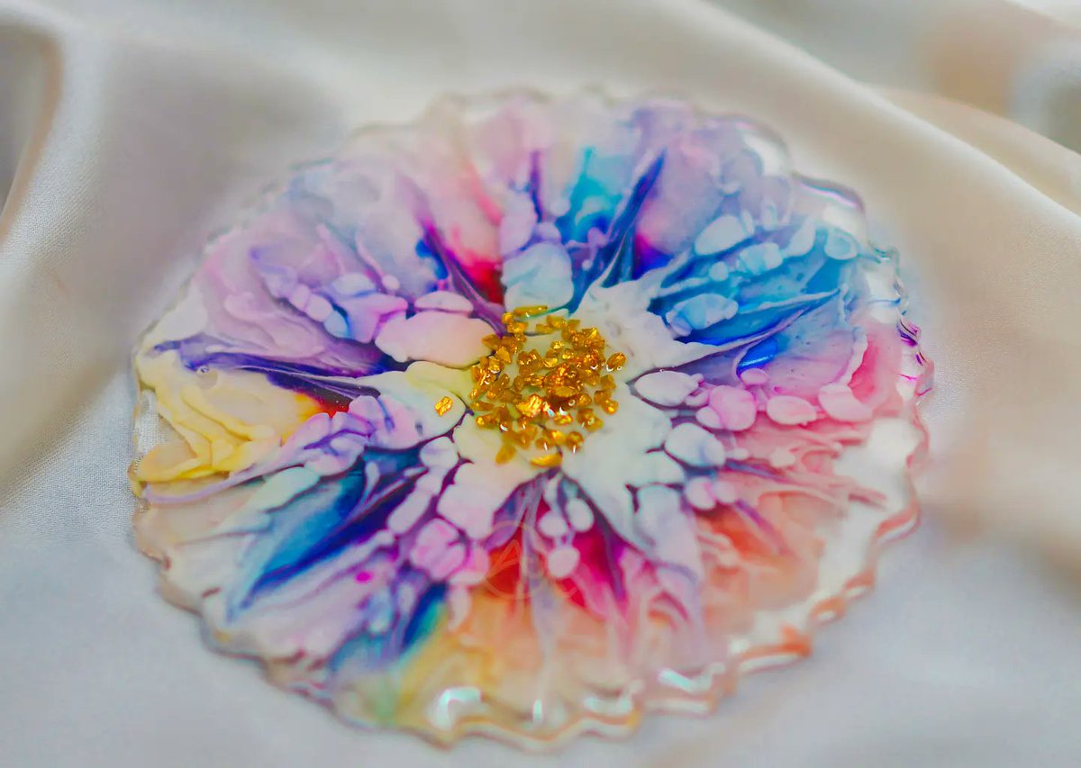 Aimi_Writes786's tweet photo. Epoxy Resin coasters๐ธ
Made with alcohol inks and paste.
Size approx 4 inchs.
Can be used as decor,makeup palette and for serving.
Pre-bookings available.
#artist #alcoholink #cloudeffect #3dart #artandcraft #aesthetic #onlineshopping #orderyours #dmtoorder #coasters https://t.co/QqKtMHZVN0