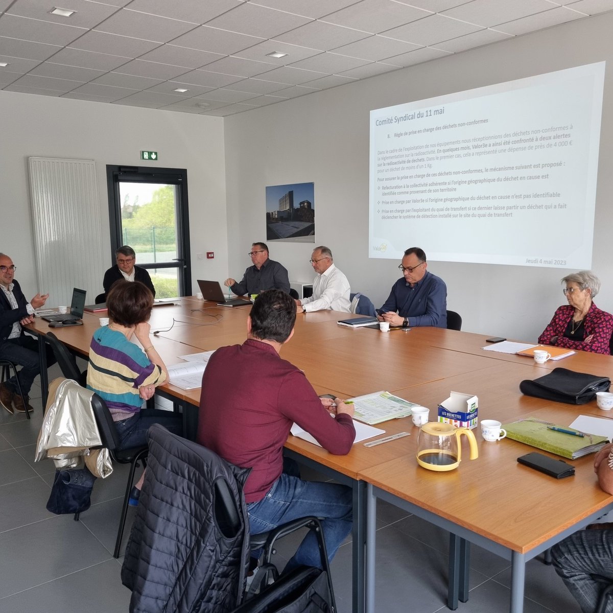 valor3e's tweet image. Le bureau de @valor3e s&apos;est réuni aujourd&apos;hui. À l&apos;ordre du jour : étude sur la #compétence traitement, point sur le quai de transfert de @choletagglo, point sur les #exploitations et sur les sites, préparation du prochain comité syndical.