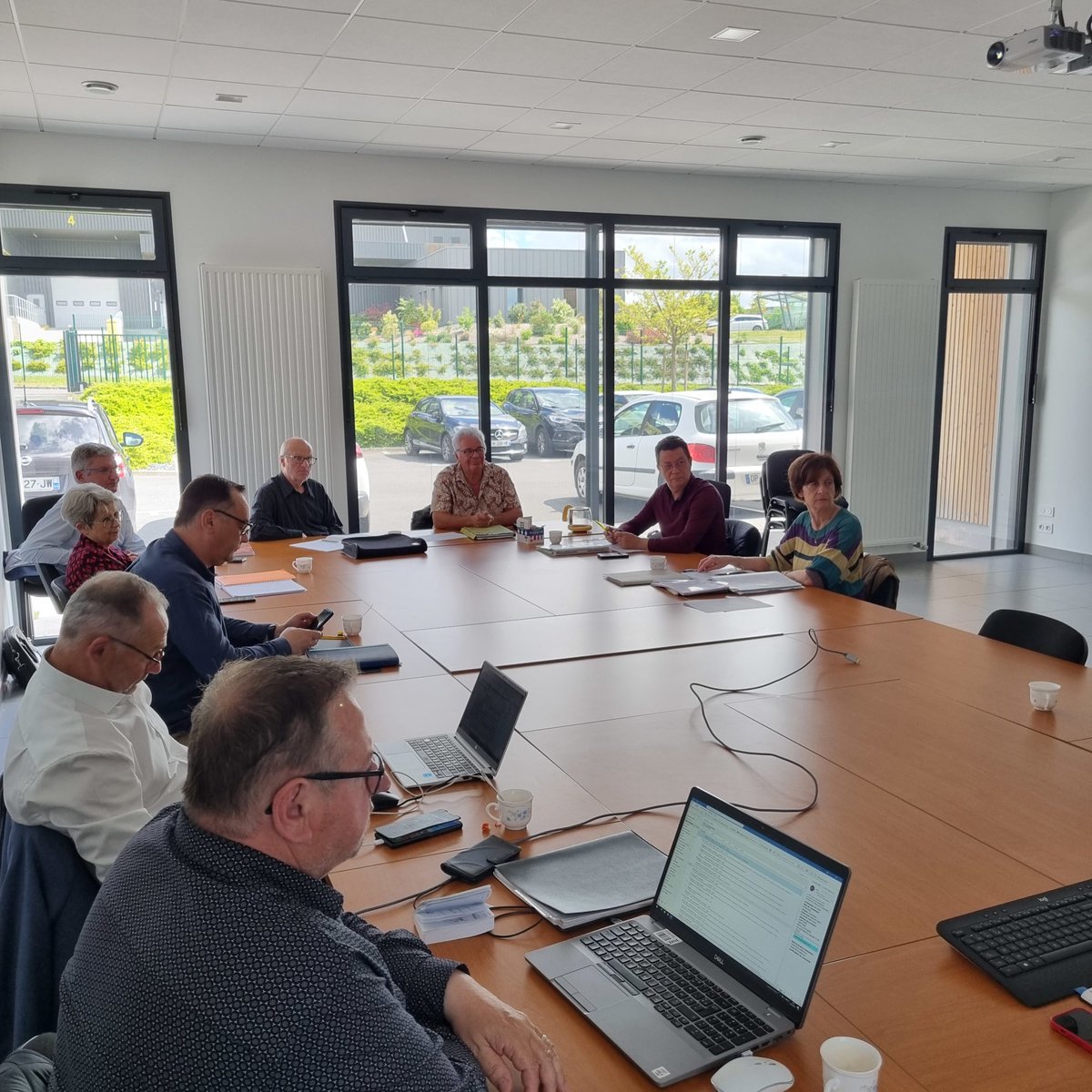 valor3e's tweet image. Le bureau de @valor3e s&apos;est réuni aujourd&apos;hui. À l&apos;ordre du jour : étude sur la #compétence traitement, point sur le quai de transfert de @choletagglo, point sur les #exploitations et sur les sites, préparation du prochain comité syndical.