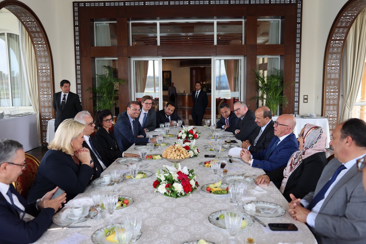 eciotti's tweet image. Déjeuner avec le ministre de l’équipement et des eaux @nizar_baraka ainsi qu’avec le Président du Sénat marocain et les parlementaires. 

Sur la question du Sahara occidental, la souveraineté du Maroc est indiscutable. Il est urgent de résoudre cette question stratégique !