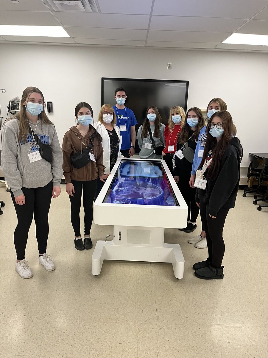 TrishCousins's tweet photo. We hosted local students with Let's Talk Science facilitators today @MUNMed @MemorialU. They were able to view several areas in medical labs. They learned a lot in a short amount of time! 1/2 https://t.co/Le1sMSMxSo