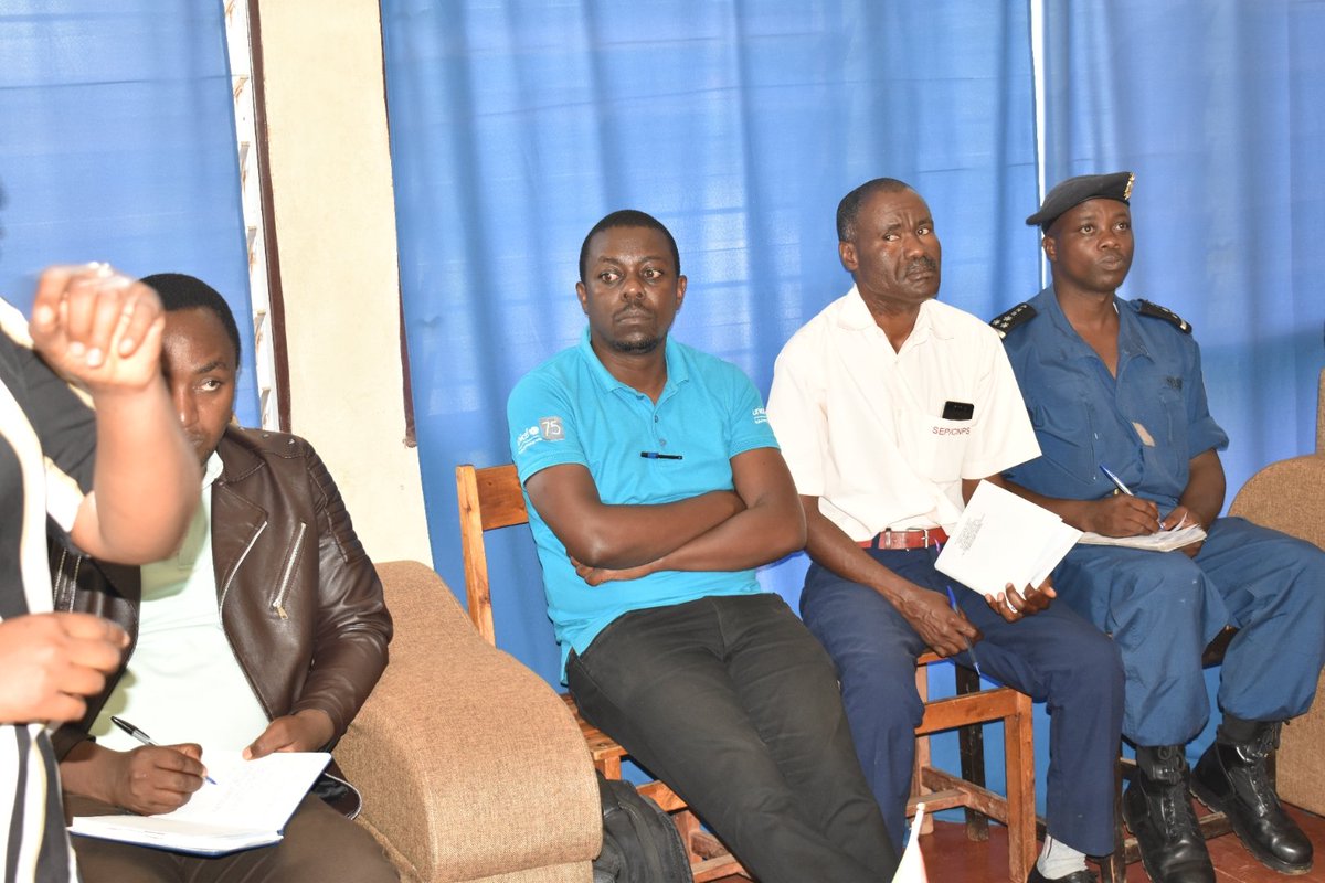CankuzoProvince's tweet photo. 1) #Burundi: Avec l' appui de l'#UNICEF, l' équipe du SEP/PMSAN a réuni, ce jeudi, le comité de pilotage de #PPSAN en @CankuzoProvince en vue de présenter le contenu  du projet de prévention de la malnutrition chez les enfants,les adolescents et les femmes au #Burundi. @seppmsan https://t.co/uOwk0IBogu