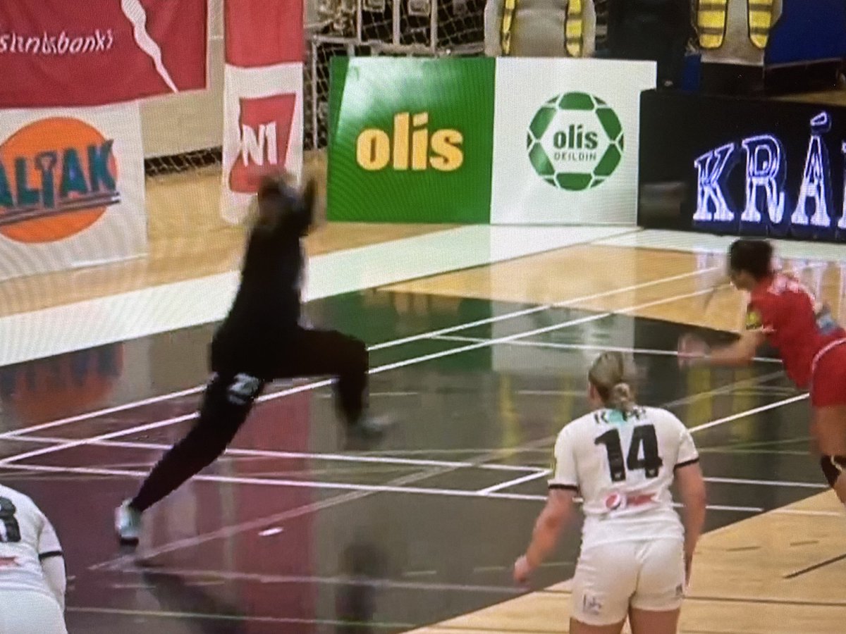 Emelía Sigmarsdóttir tweet media