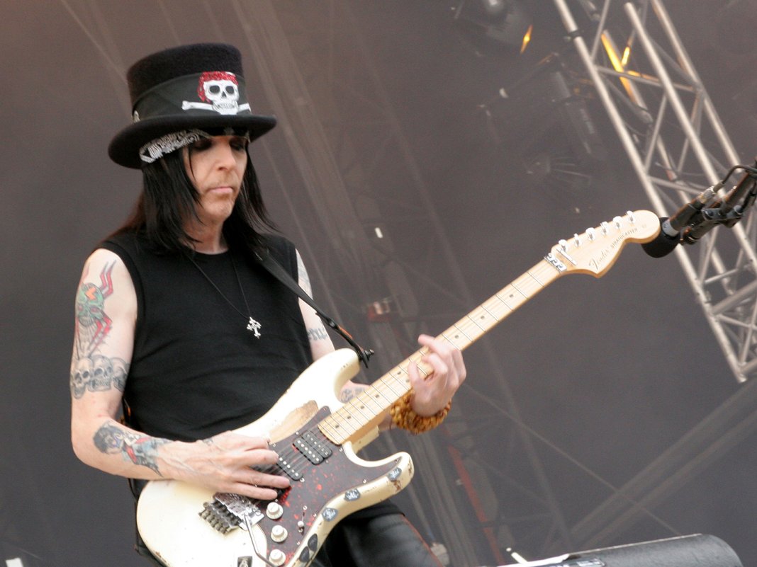   Happy Birthday Mick Mars!  C]B)          