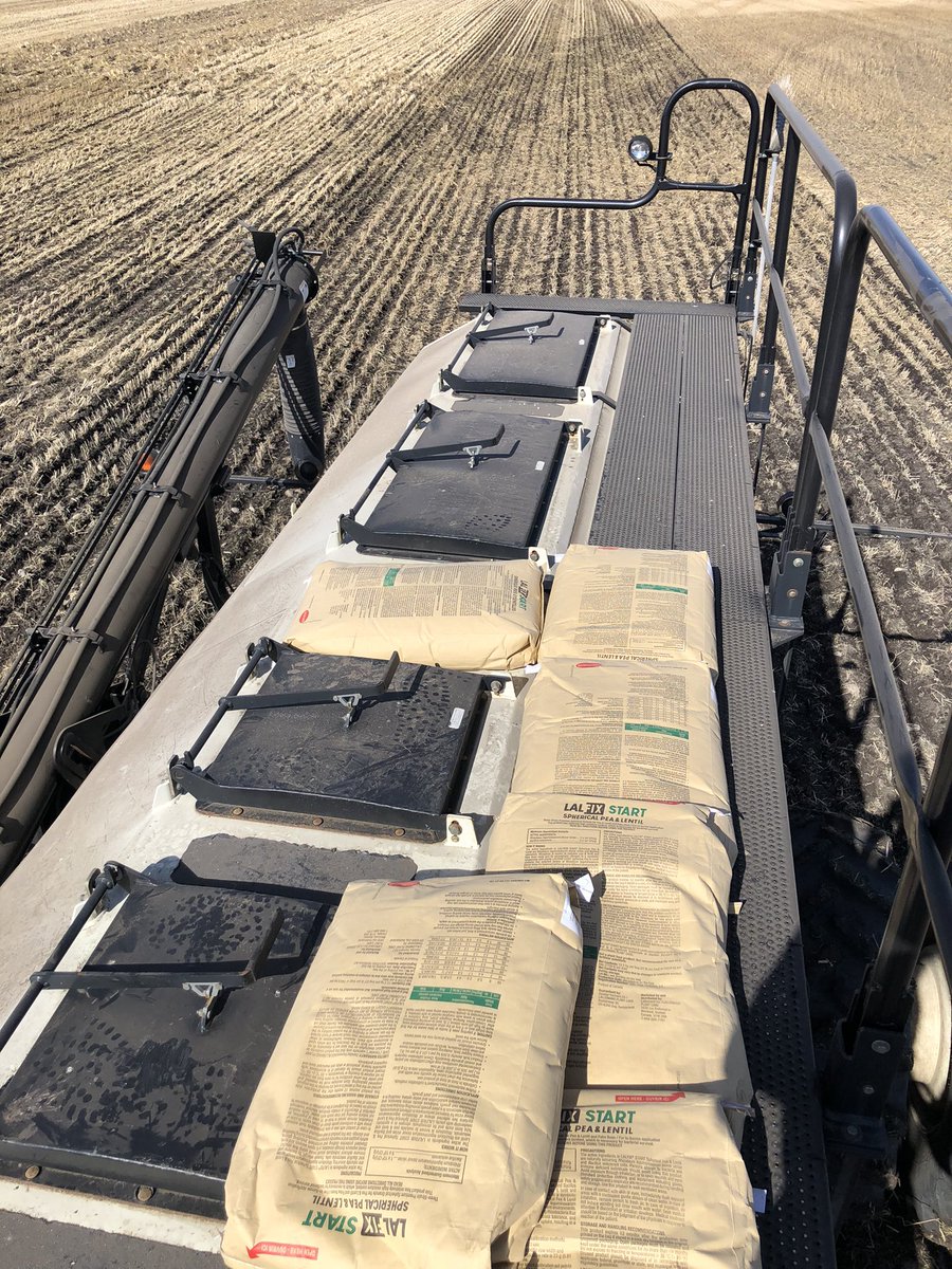 brentonbelos's tweet photo. Peas going๐in Reston with #LALFIX START Spherical @AndreaMoffatt Great Seeding Conditions!
@LallemandPlant https://t.co/EN93jUYIRb