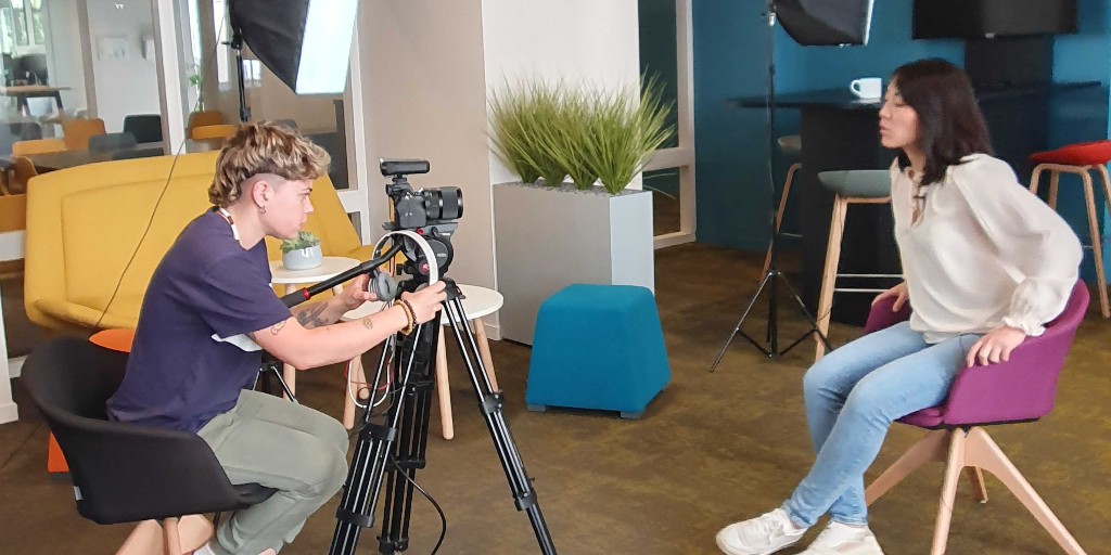 Ubitransport devient Matawan (@ubitransport) on Twitter photo Stay tuned ! Notre profil <a href="/wttj_fr/">Welcome to the Jungle France</a> va faire peau neuve ✨
Un nouveau tournage a eu lieu hier dans nos locaux de <a href="/VilleDeMacon/">Mâcon</a>. Au programme shooting photo et interviews : l'occasion de mettre en lumière le quotidien et métiers de #scale-up.
Merci à tous 👉 ow.ly/UstB50NWviQ Stay tuned ! Notre profil <a href="/wttj_fr/">Welcome to the Jungle France</a> va faire peau neuve ✨
Un nouveau tournage a eu lieu hier dans nos locaux de <a href="/VilleDeMacon/">Mâcon</a>. Au programme shooting photo et interviews : l'occasion de mettre en lumière le quotidien et métiers de #scale-up.
Merci à tous 👉 ow.ly/UstB50NWviQ