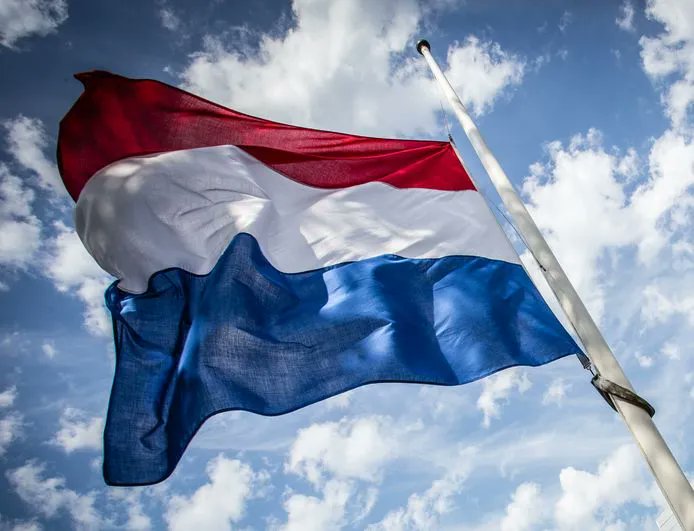 CMCAssurantie's tweet photo. 𝙎𝙏𝙄𝙇...

Twee minuten
zijn wij stil.
Staan wij stil.
Bij hen
voor wie de stilte
geen keuze was.
Twee minuten
Ja natuurlijk
zijn wij stil.

#dodenherdenking #stil #zijdievielen #kranslegging #herdenking #herdenken #4mei #2minutenstil #vrijheid #bevrijdingsdag2020 #vrijheid https://t.co/USkpKmGVHG