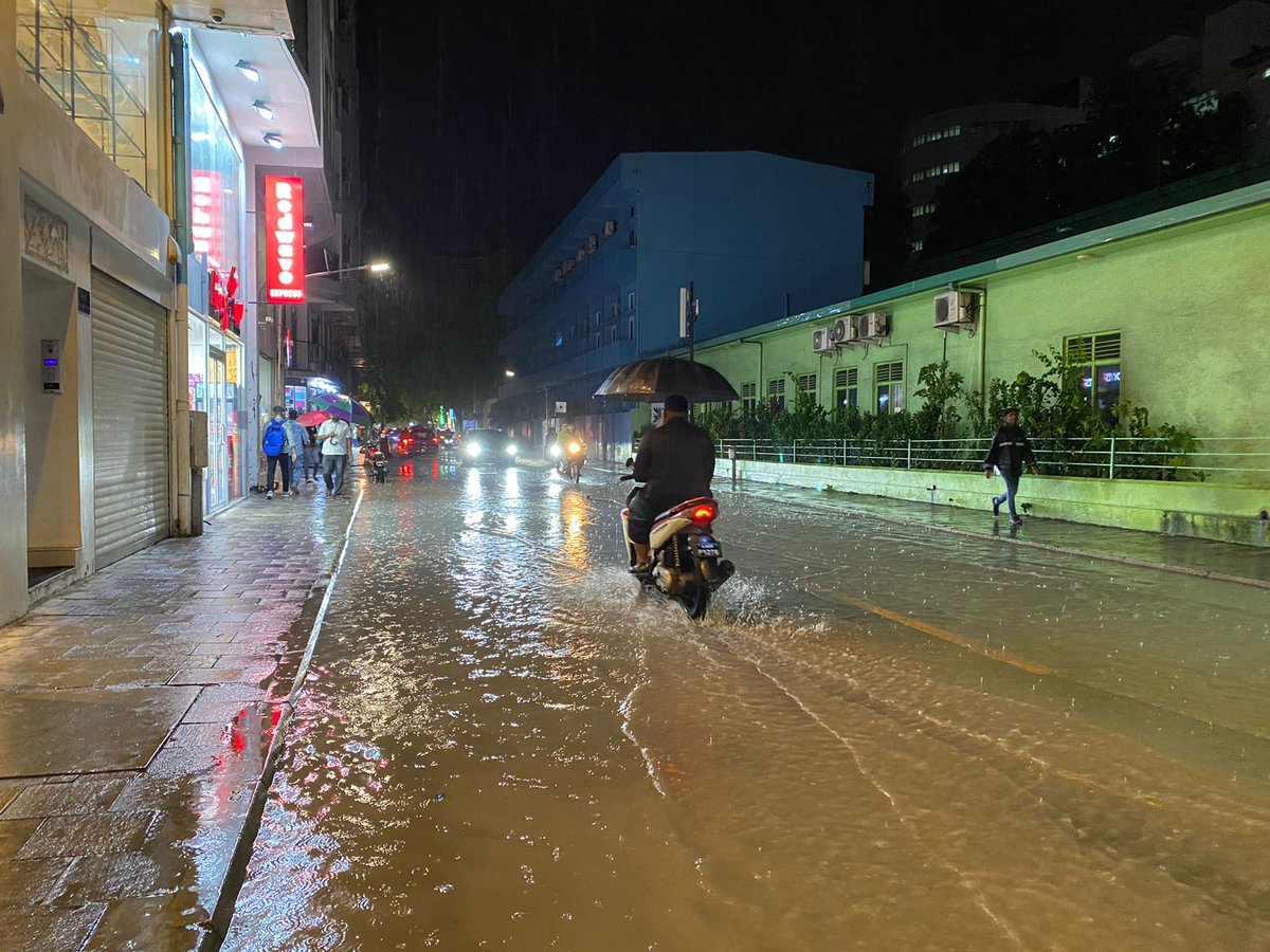 pappi_shaharu's tweet photo. 8:58 Majeedhee Magu
8:50 Ameenee Magu 
RDC Thafaathey 👌 @rdcmaldives https://t.co/j3ZJXe9UFC