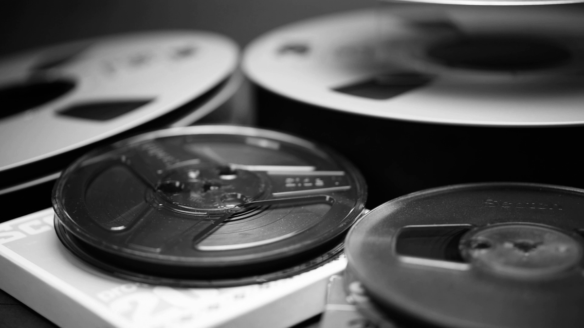 UCalgaryLibrary's tweet photo. #UCalgaryLibrary received 3 #Arlies awards for this beautiful parody video.
https://t.co/r5dpYjIJYJ
Kudos to Kathryn Ruddock for the idea and lyrics (when was the last time you heard 'obsolescence' in a song?)
LCR staff are the best!
@ARLnews
@UCalgary
#BestInShow https://t.co/P1uH3Juj3m
