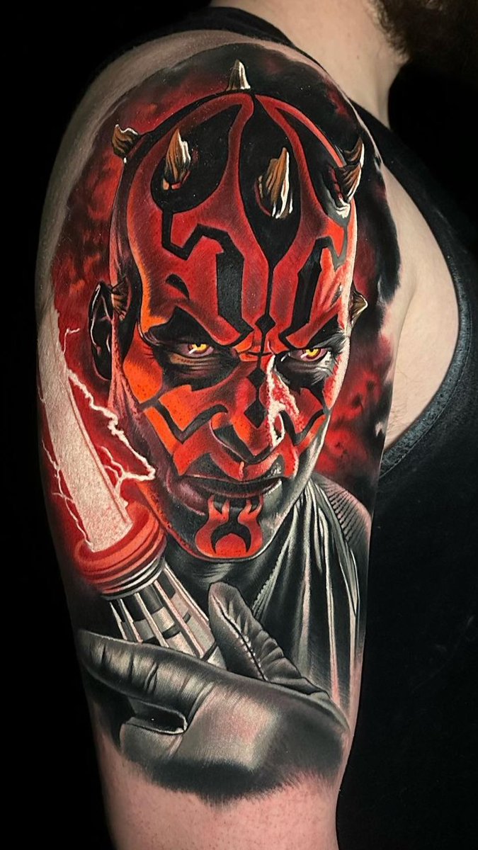 "We meet again, Kenobi" 💥 Happy Star Wars Day!
Artist: paulmarinotattoo (on IG)