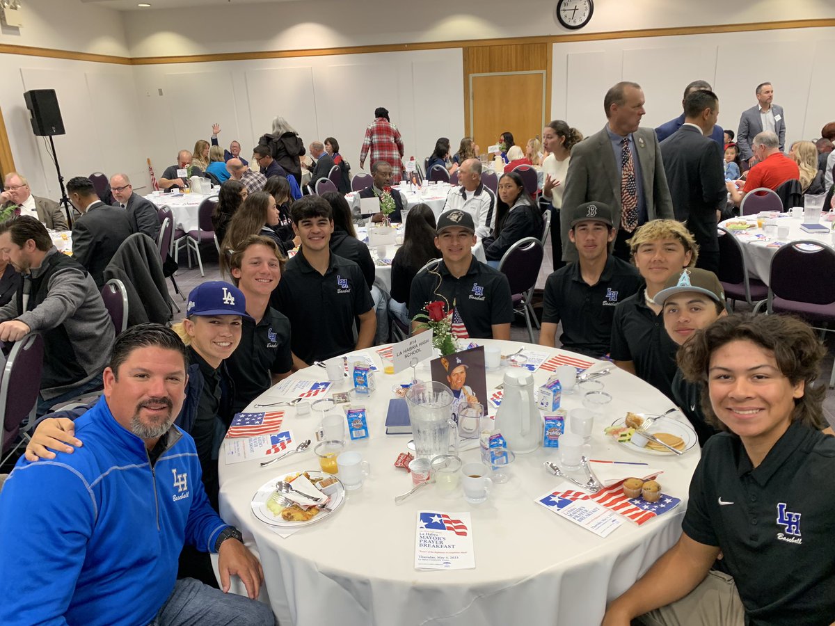 PrincipalSteveG's tweet image. On this National of Day Prayer, we are thankful that our city to included their Highlanders! @fjuhsd @LAHABRA_ASB @LHHSbaseball20 @coachJackBrooks @LaHabraHS @La_Habra_OC #lahabra #webleedblue 🏴󠁧󠁢󠁳󠁣󠁴󠁿💙🙌🏼