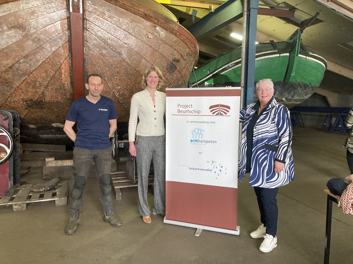 Mensen met een afstand tot de arbeidsmarkt kunnen via het project Beurtschip te Drogeham praktijkervaring opdoen en ook een lasdiploma halen. Vanmiddag mocht ik samen met <a href="/tuin_lea/">Lea van der Tuin</a> de diploma’s uitreiken!  Prachtig! Nogmaals gefeliciteerd!