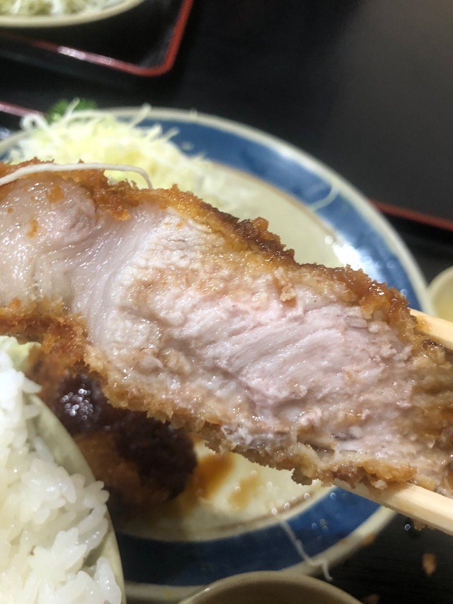 bluestardaisuke's tweet photo. 天童市　とんかつ三州屋で食事です🍽 ジャンボとんかつ定食✨　ごはん大盛り🍚
さすがに、ちょっと息苦しさを覚え… https://t.co/zf1XA6gk7F