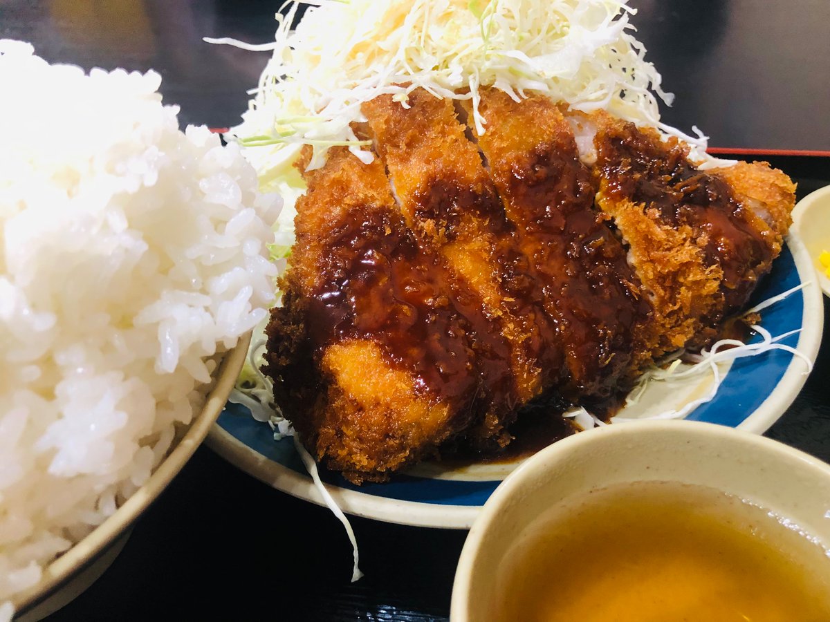 bluestardaisuke's tweet photo. 天童市　とんかつ三州屋で食事です🍽 ジャンボとんかつ定食✨　ごはん大盛り🍚
さすがに、ちょっと息苦しさを覚え… https://t.co/zf1XA6gk7F