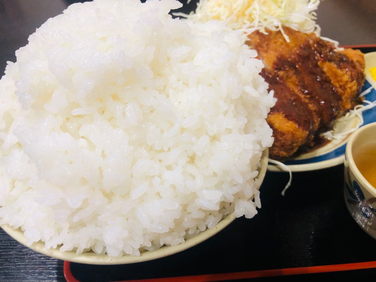 bluestardaisuke's tweet photo. 天童市　とんかつ三州屋で食事です🍽 ジャンボとんかつ定食✨　ごはん大盛り🍚
さすがに、ちょっと息苦しさを覚え… https://t.co/zf1XA6gk7F