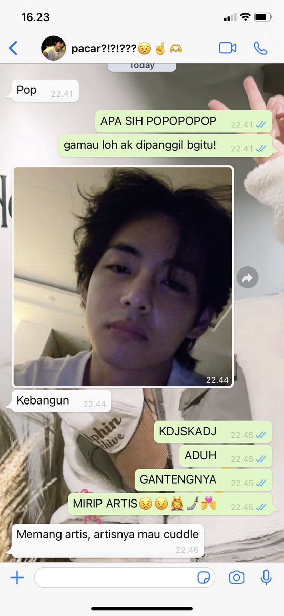 jenoU__U's tweet photo. Anti Halu
— a taekook au

katanya sih idol paling anti dihaluin— apalagi dijodoh-jodohin sama fans, tapi kok pacaran sama fansnya?

©️jenoU__U https://t.co/J3FSDKOSyH