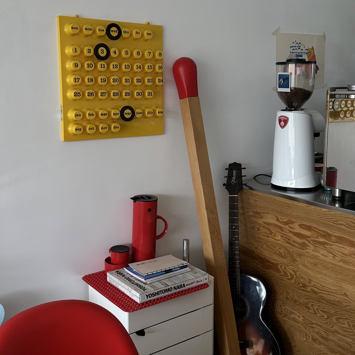 normalpleasures's tweet photo. i could stay here forever 📂☕️🧱 https://t.co/NgOzWYnAwC