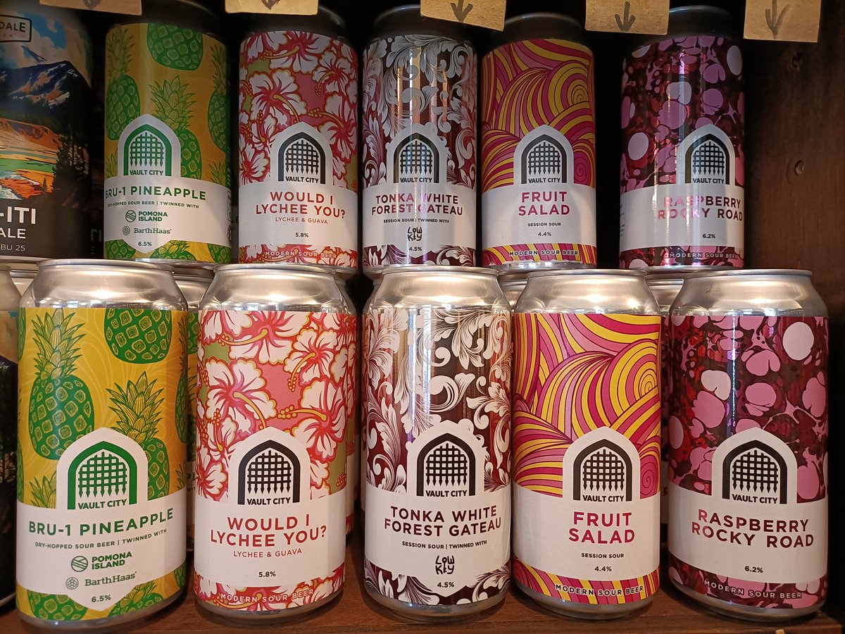 Probably our last sour replenishment🫤
5× new @vaultcitybrew sours.
From the left:
BRU-1 PINEAPPLE 
(dry hopped)
WOULD I LIE TO YOU 
(lychee/guava)
TONKA WHITE FOREST GATEAUX
(session sour)
FRUIT SALAD
(session sour)
RASPBERRY ROCKY ROAD
(dessert in a glass)

#sourbeer #craftbeer