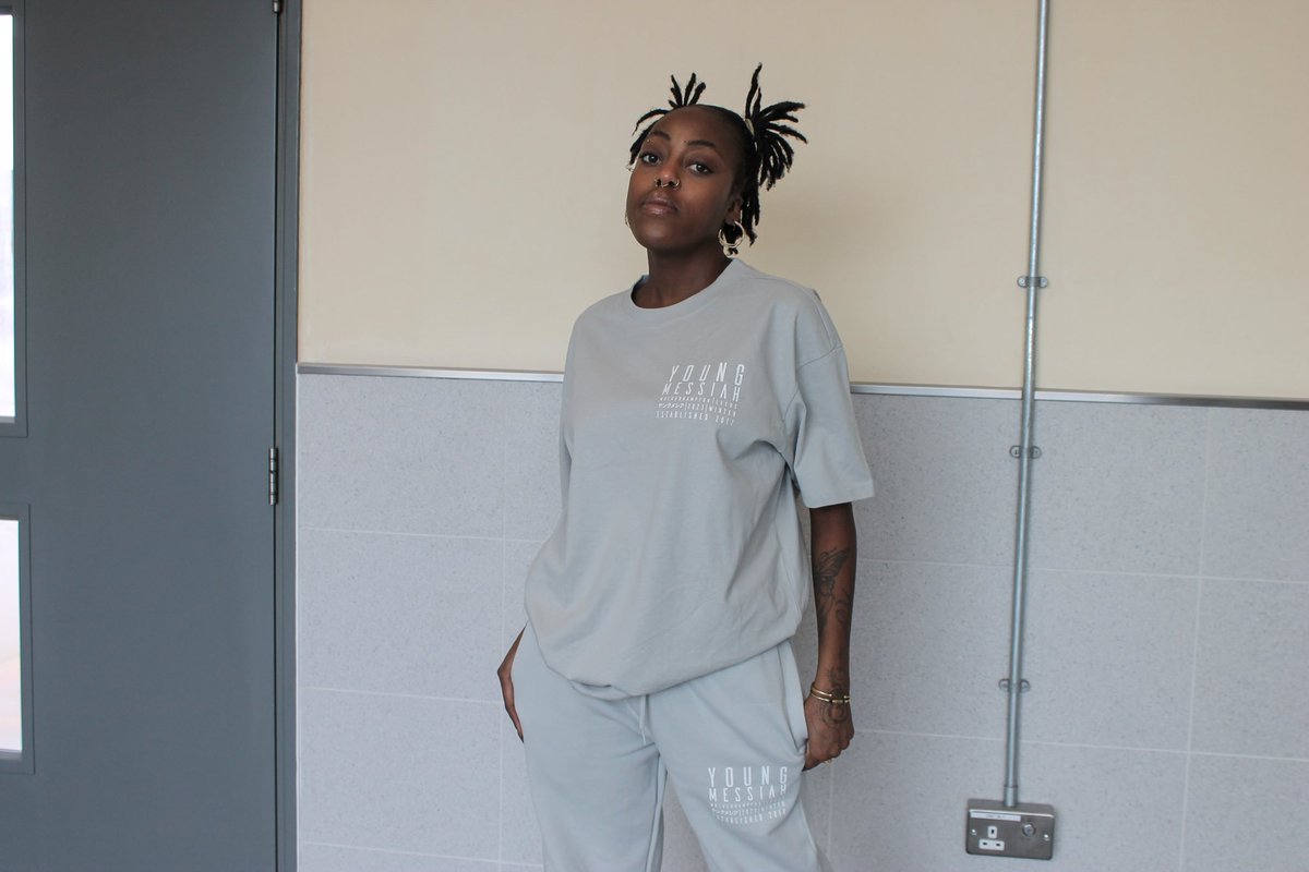 YMOfficially's tweet photo. https://t.co/ko0gc3xm3w

YM 2023 WINTER COLLECTION
TEE IN ASPHALT BLUE

Worn by @jadeimani77 https://t.co/FOmUGVoUel