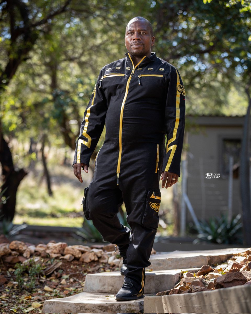 pentcarl's tweet image. . “I like nice clothes, whether they’re dodgy or not.” — David Beckham
Photographer: @PentionCarlos 
@GodoxGlobal 
@CameraStuff
@CanonRSA 
#portraits #canonshooter #canonrsa🇿🇦🔥💯 #godoxsa #camerastuff #precisecapture #pentcarlmedia #antonkhalo #pretoriaphotographer