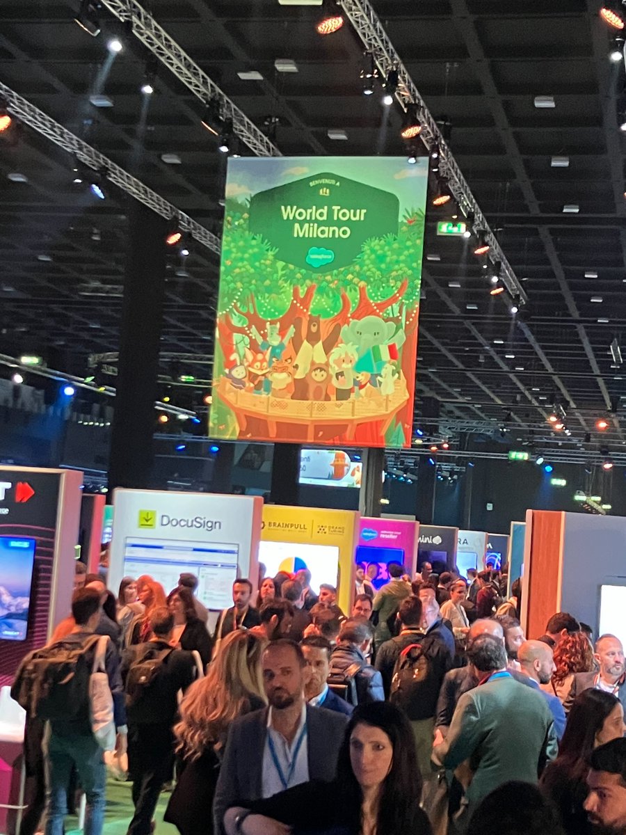 Connecting with the Italian <a href="/salesforce/">Salesforce</a>  community at the Salesforce World Tour Milano today 🇮🇹
#salesforcetour <a href="/appexchange/">Salesforce AppExchange</a> #salesforce