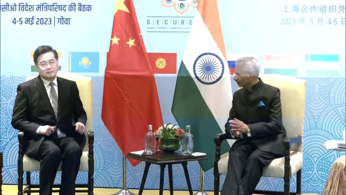 NavbharatTimes's tweet photo. पणजी: विदेश मंत्री एस जयशंकर ने शंघाई कॉर्पोरेशन ऑर्गनाइजेशन (SCO) के विदेश मंत्रियों की बैठक में चीन के विदेश मंत्री के साथ द्विपक्षीय बैठक की।
#Panji #GoaSCOSummit #SCOSummit2023 https://t.co/JMNa3gwccn