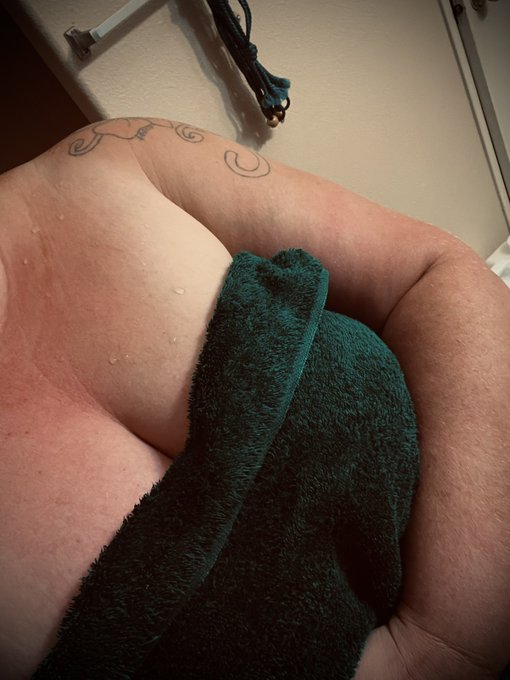 It&rsquo;s 4:40am and I am big mad about getting ready for work&hellip;. When I shouldn&rsquo;t have to. Make my day better<a href="/tag/femdom"class="tags"><span>#femdom</span></a><a href="/tag/findom"class="tags"><span>#findom</span></a><a href="/tag/paypig"class="tags"><span>#paypig</span></a><a href="/tag/cashslave"class="tags"><span>#cashslave</span></a><a href="/tag/findomaddict"class="tags"><span>#findomaddict</span></a>